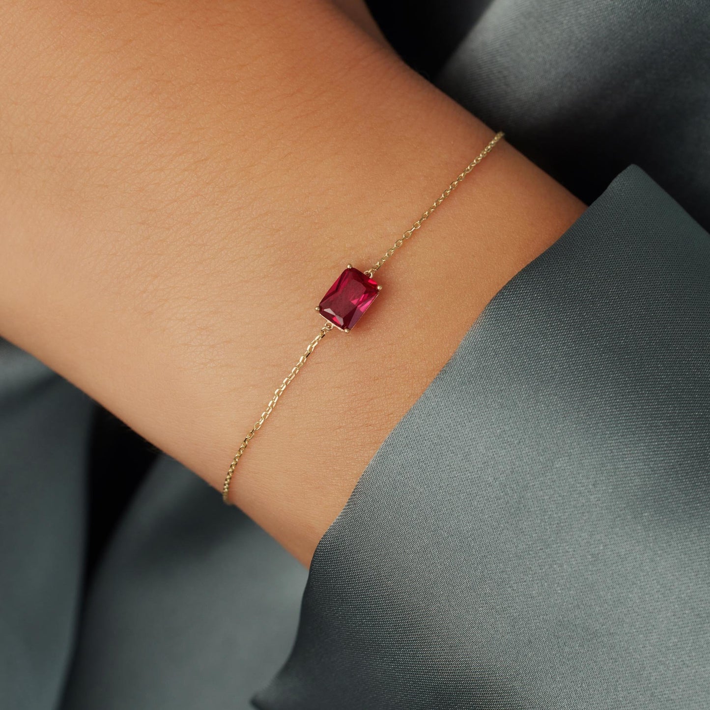 La Milano Colori Rosetta 9 karat gold bracelet with red zirconia stone - Beloro jewels