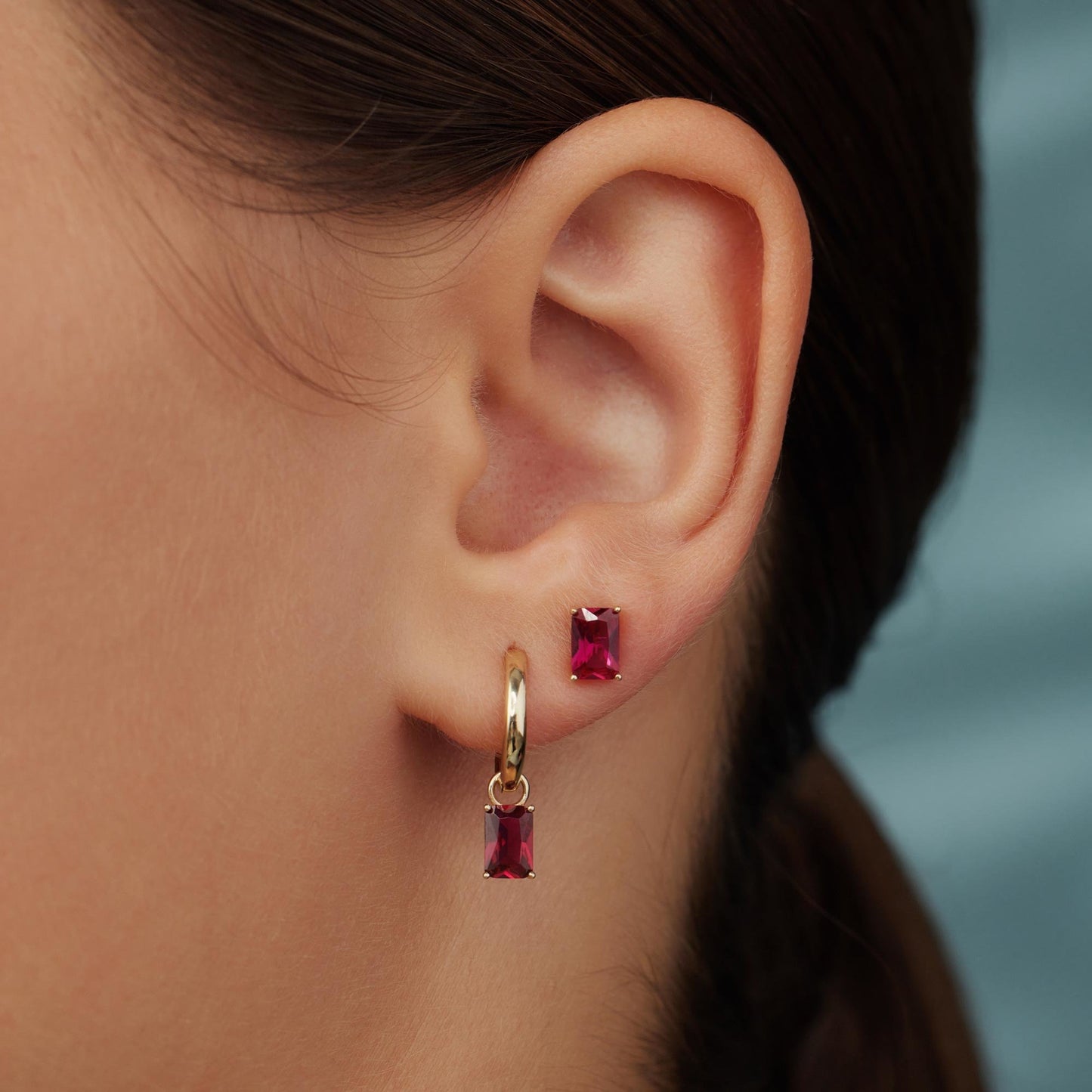 La Milano Colori Rosetta 9 karat gold ear studs with red zirconia stone - Beloro jewels