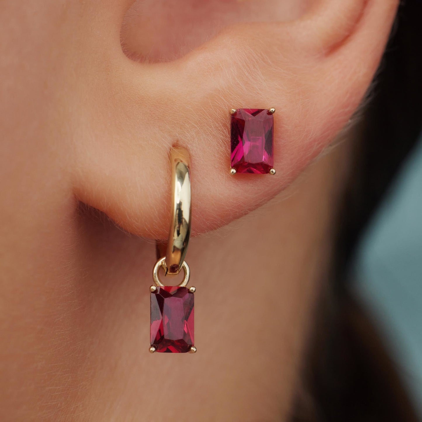 La Milano Colori Rosetta 9 karat gold ear studs with red zirconia stone - Beloro jewels