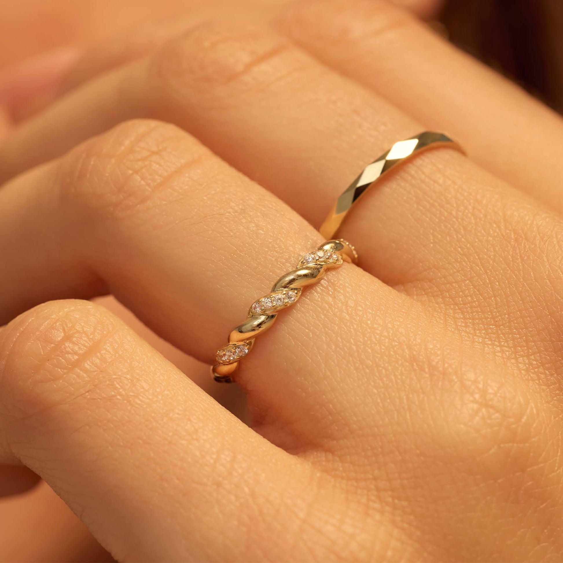 Monte Napoleone Stella 9 karat gold ring with zirconia - Beloro jewels