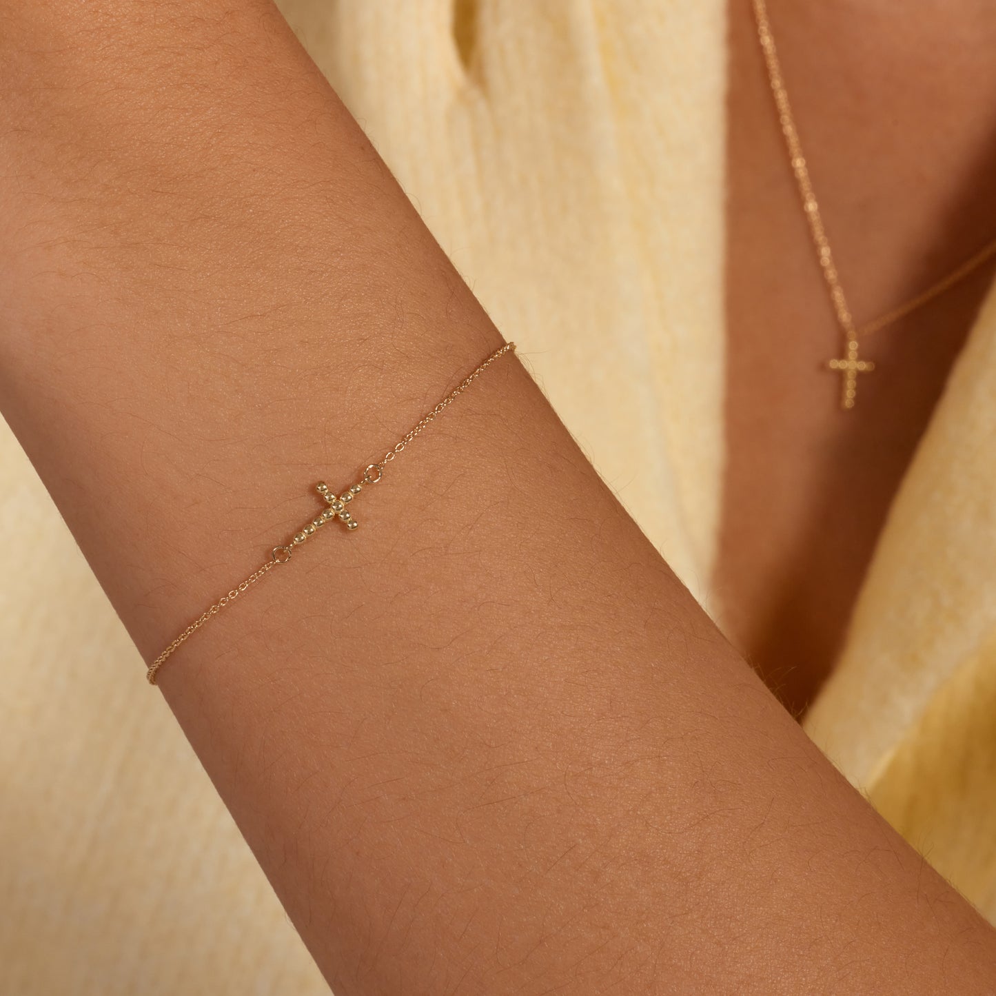 La Rinascente Donatella 9 karat gold bracelet with cross - Beloro jewels