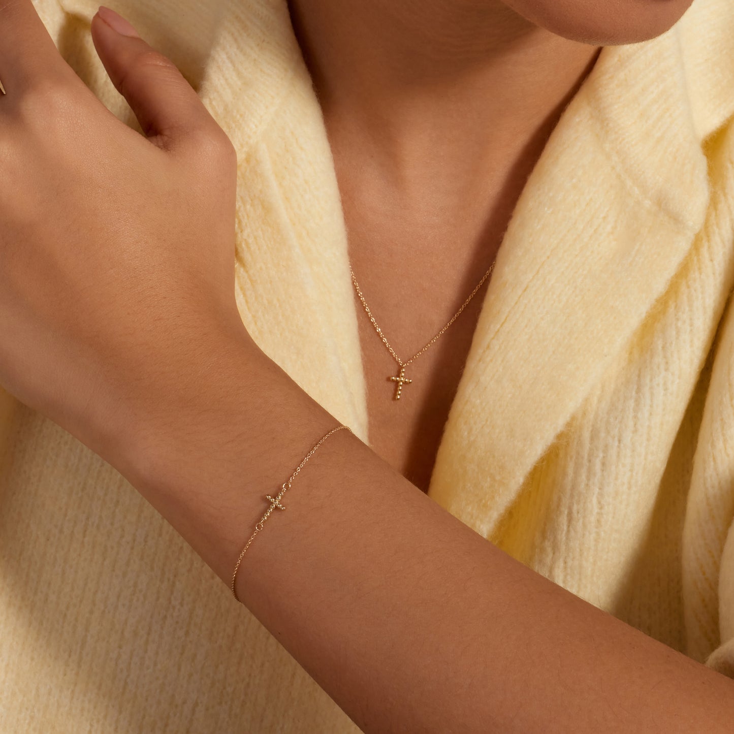 La Rinascente Donatella 9 karat gold necklace with cross - Beloro jewels