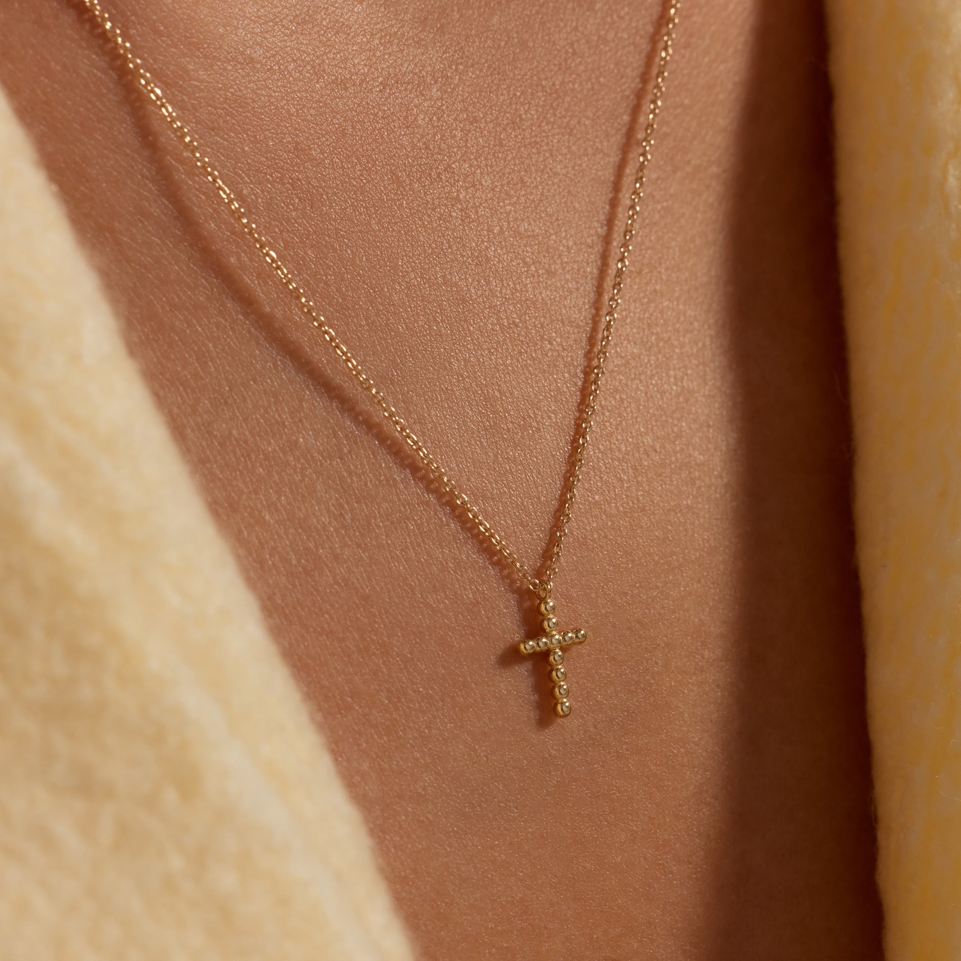 La Rinascente Donatella 9 karat gold necklace with cross - Beloro jewels