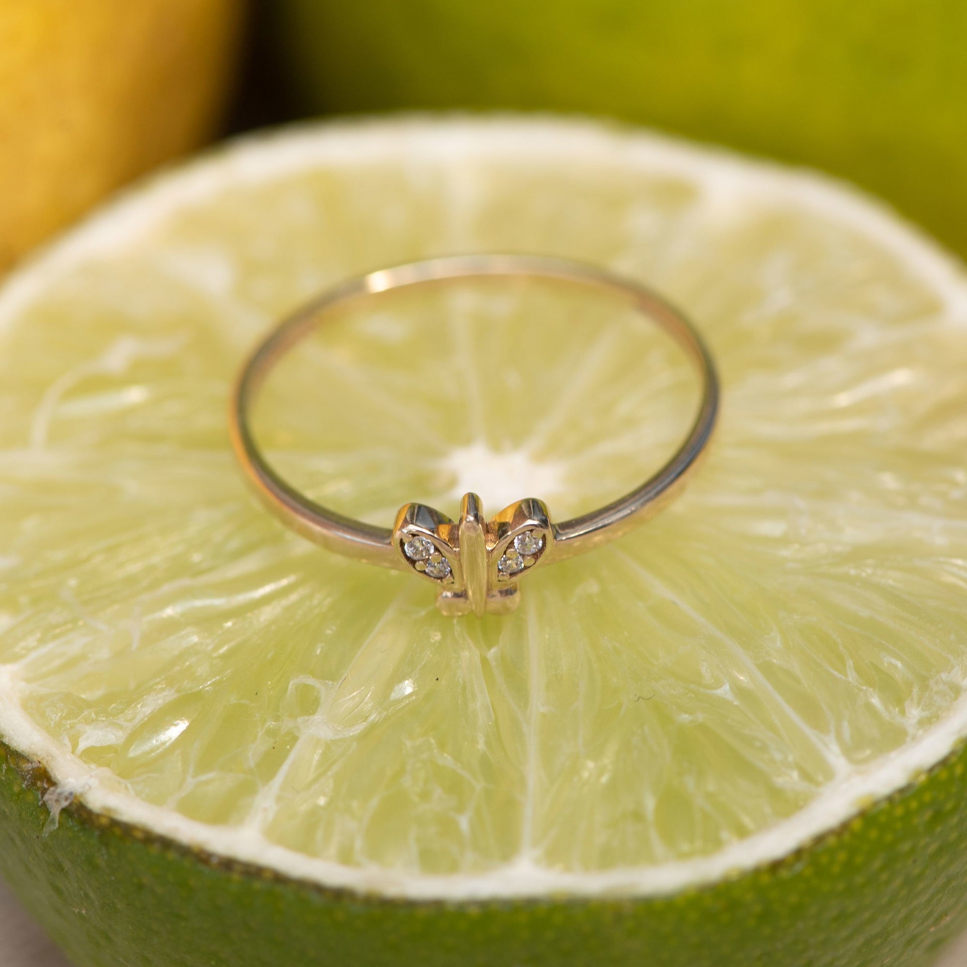Della Spiga Farfalla 9 karat gold ring with zirconia stones - Beloro jewels