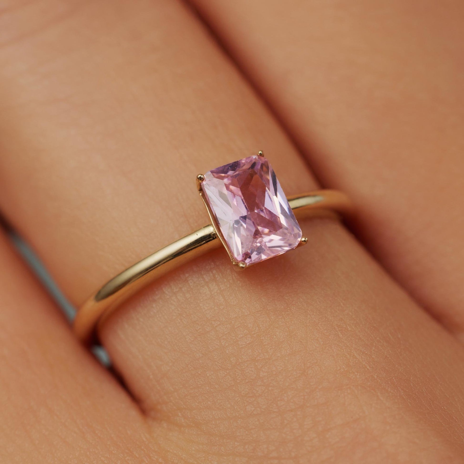 La Milano Colori Sienna 9 karat gold ring with pink zirconia stone - Beloro jewels
