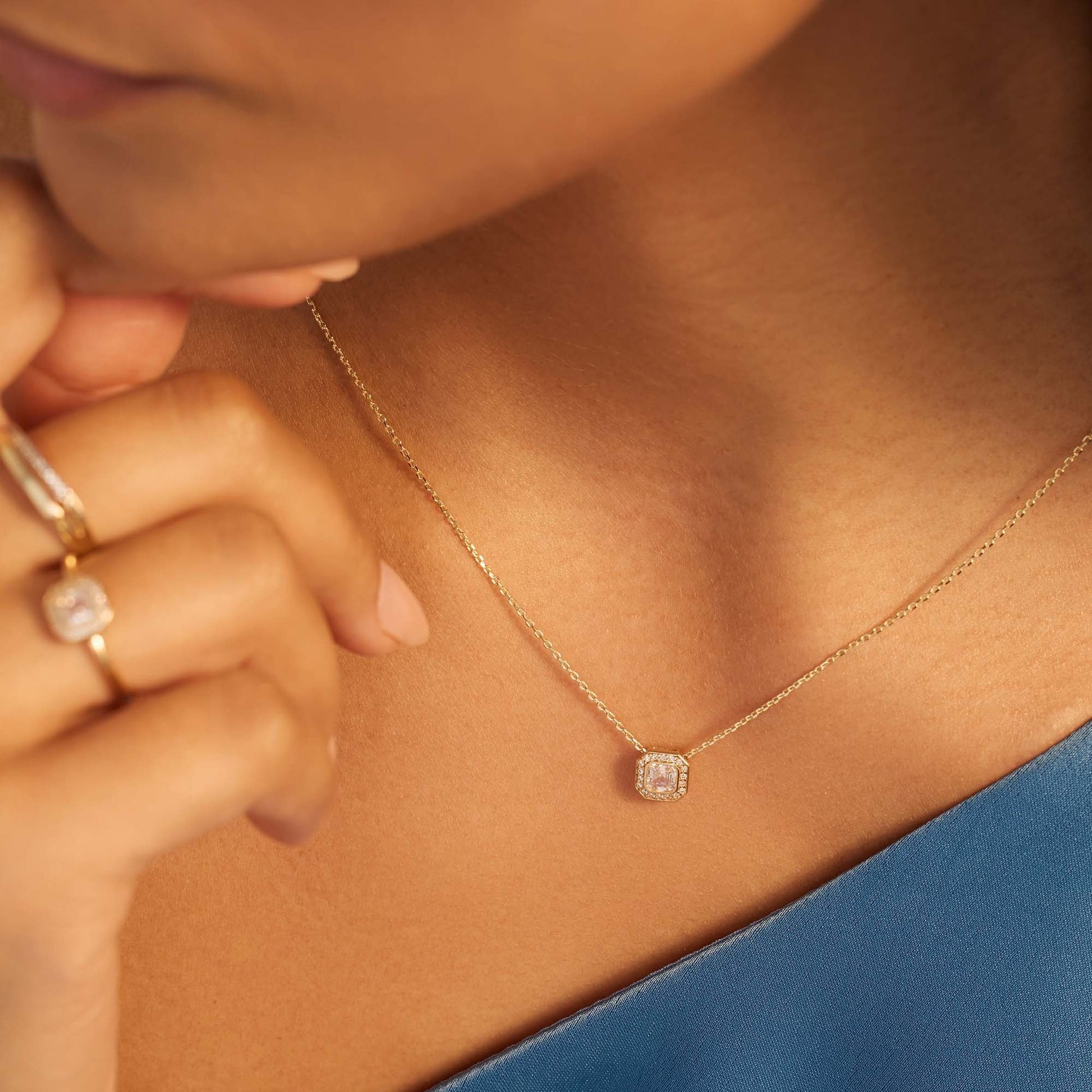 Monte Napoleone Sofia 9 karat gold necklace with white zirconia stone - Beloro jewels