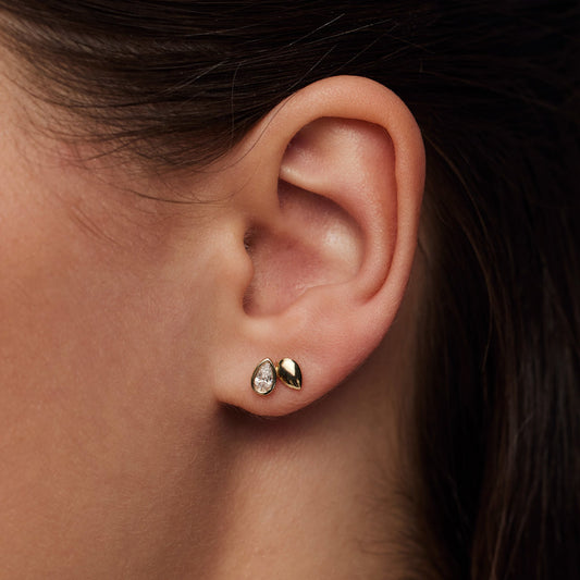 Monte Napoleone Natalia 9 karat gold ear studs with zirconia stpmes - Beloro jewels