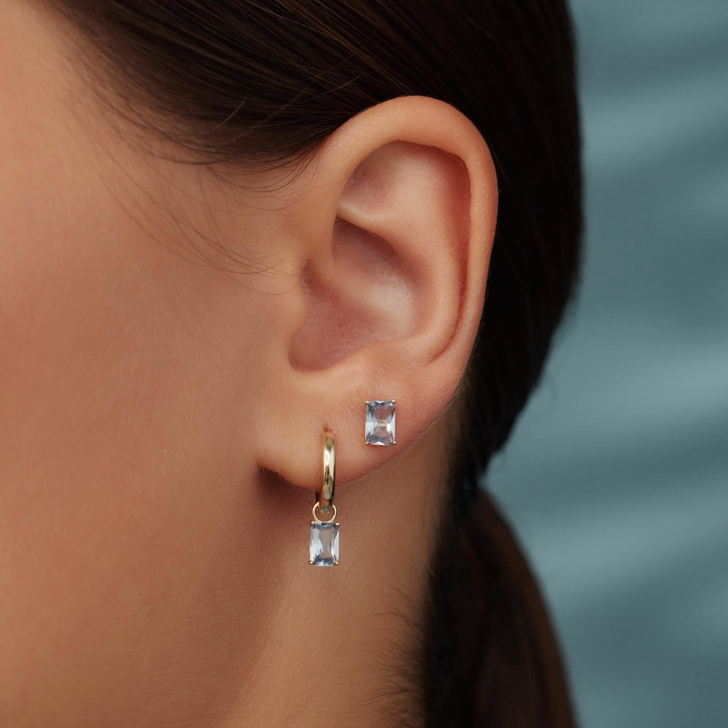 La Milano Colori Aurora 9 karat gold ear studs with blue zirconia stone - Beloro jewels