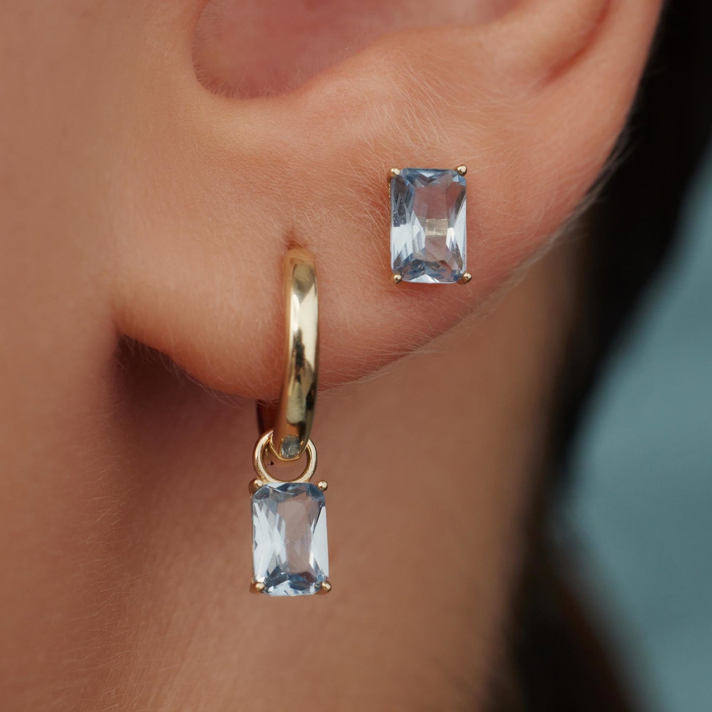 La Milano Colori Aurora 9 karat gold ear studs with blue zirconia stone - Beloro jewels