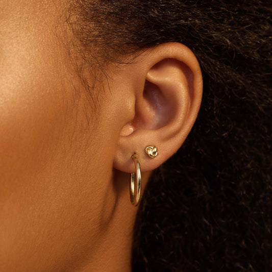 Della Spiga Emilia 9 karat gold ear studs with knot - Beloro jewels
