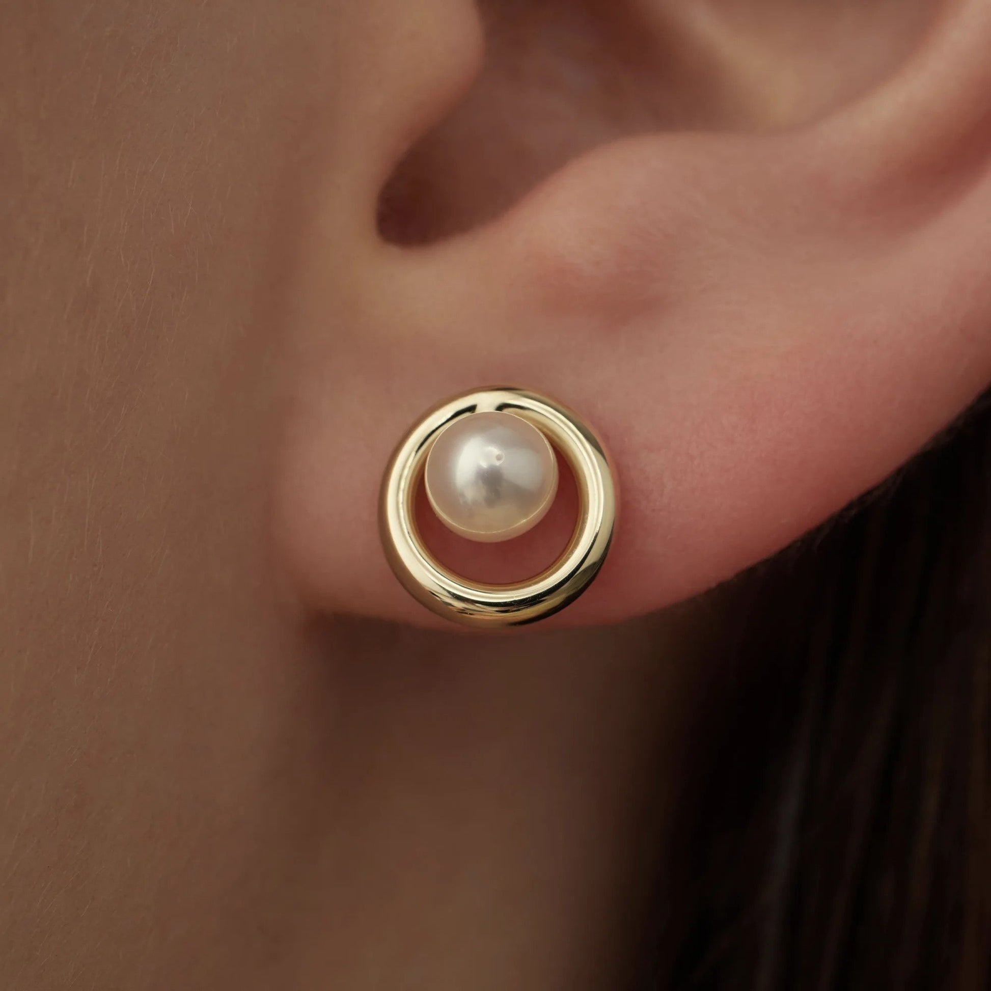 Monte Napoleone Perla 9 karat gold ear studs with pearl - Beloro jewels