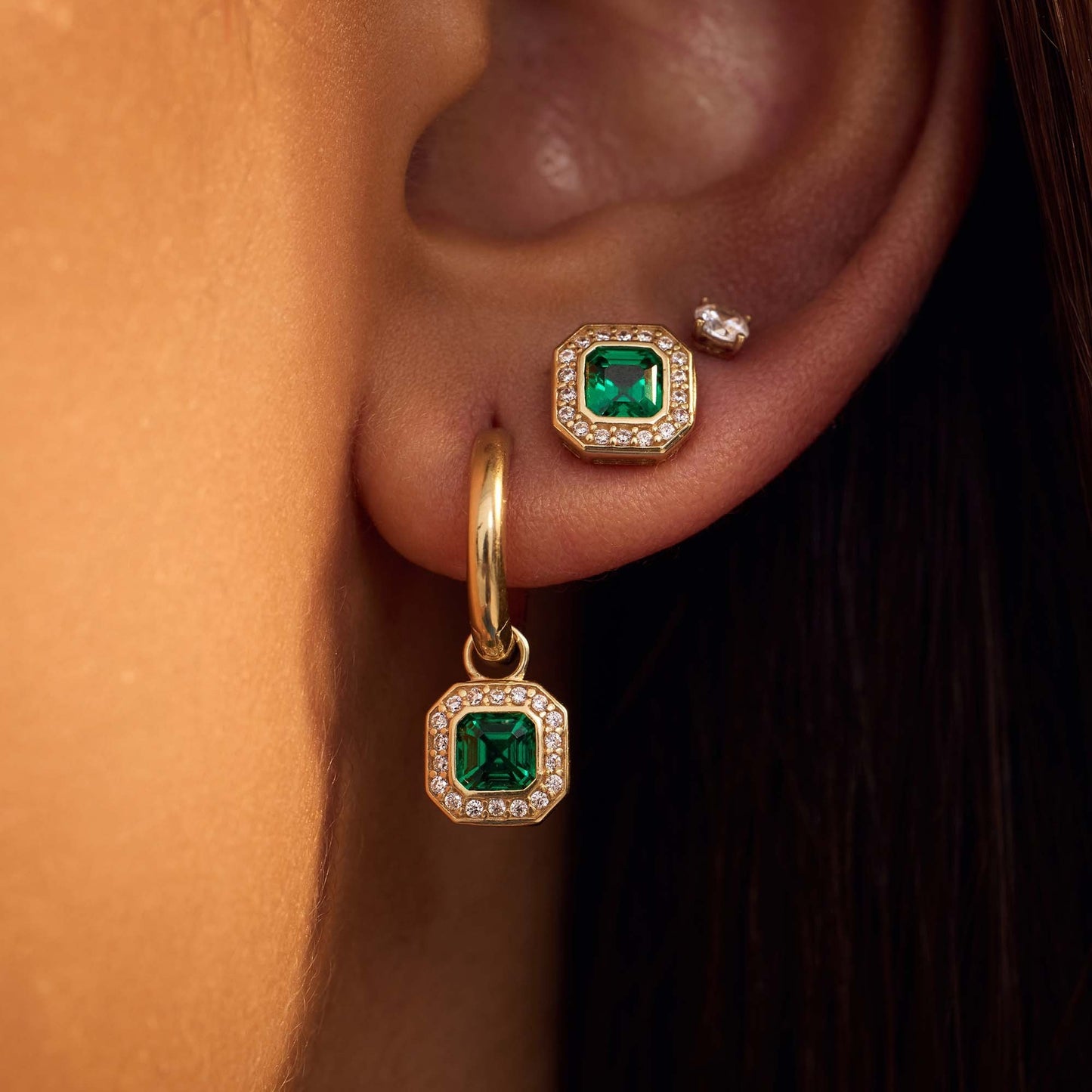 Monte Napoleone Sofia 9 karat gold hoop earrings with green zirconia stone - Beloro jewels