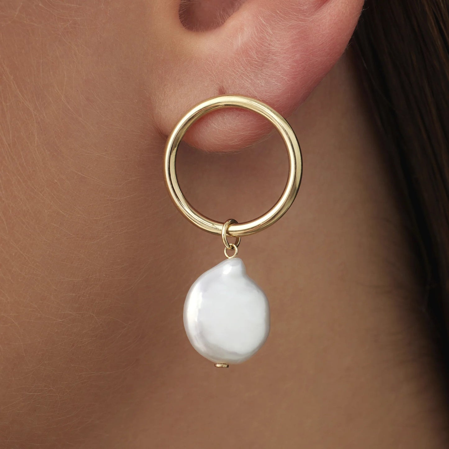 Monte Napoleone Alcinia 9 karat gold ear studs with freshwater pearl - Beloro jewels