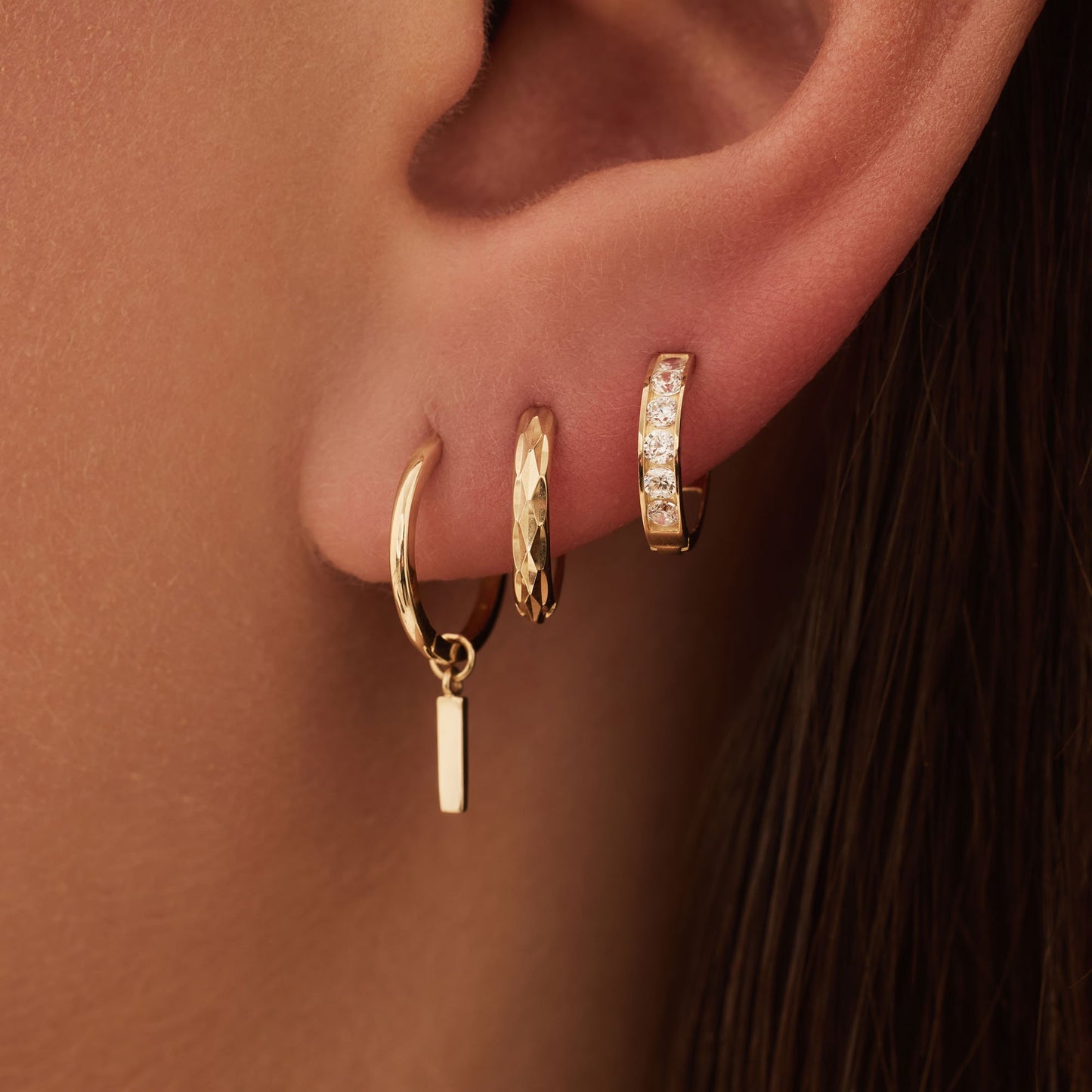Monte Napoleone Stella 9 karat gold hoop earrings with zirconia stones (9 mm) - Beloro jewels
