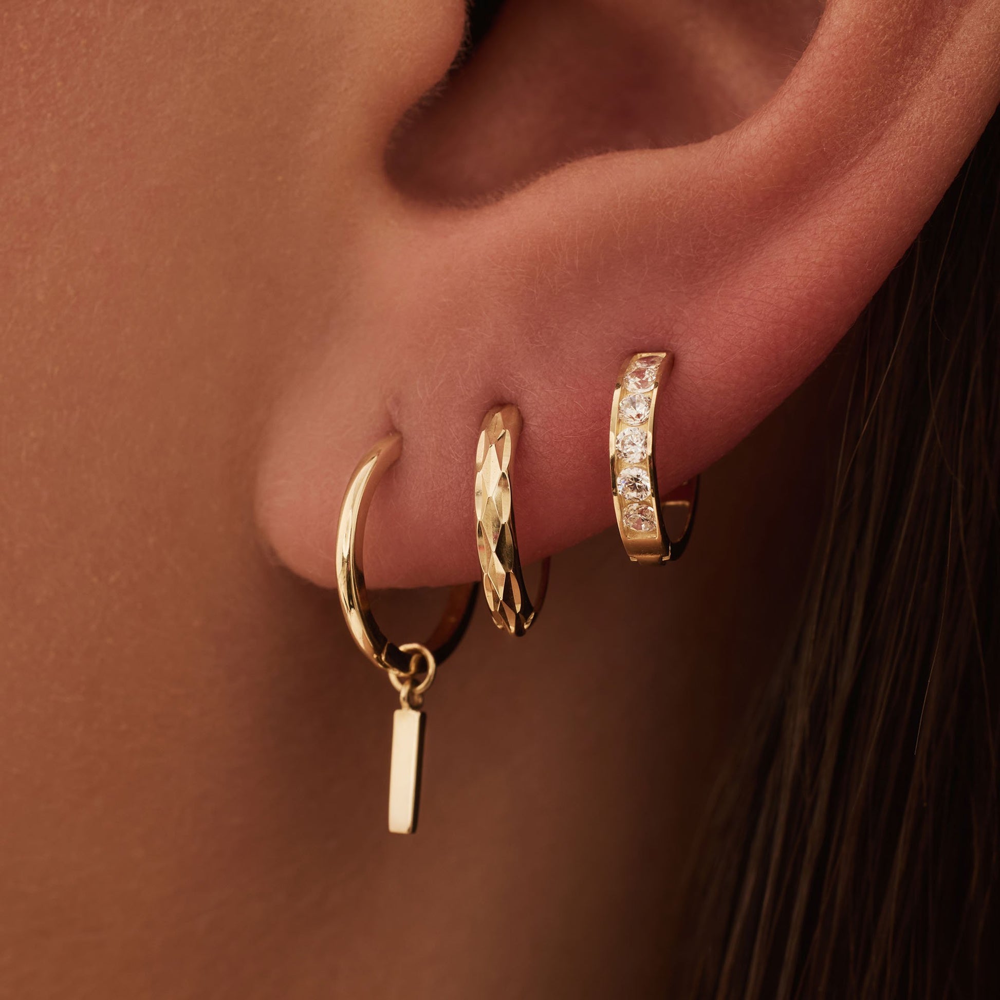 Regalo d'Amore 9 karat gold earring set with zirconia stones - Beloro jewels