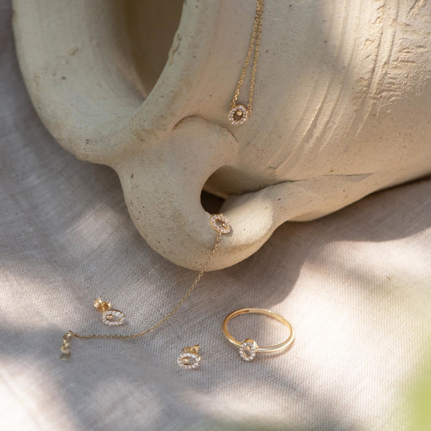 Regalo d'Amore 9 karat gold necklace and bracelet gift set with zirconia stones - Beloro jewels