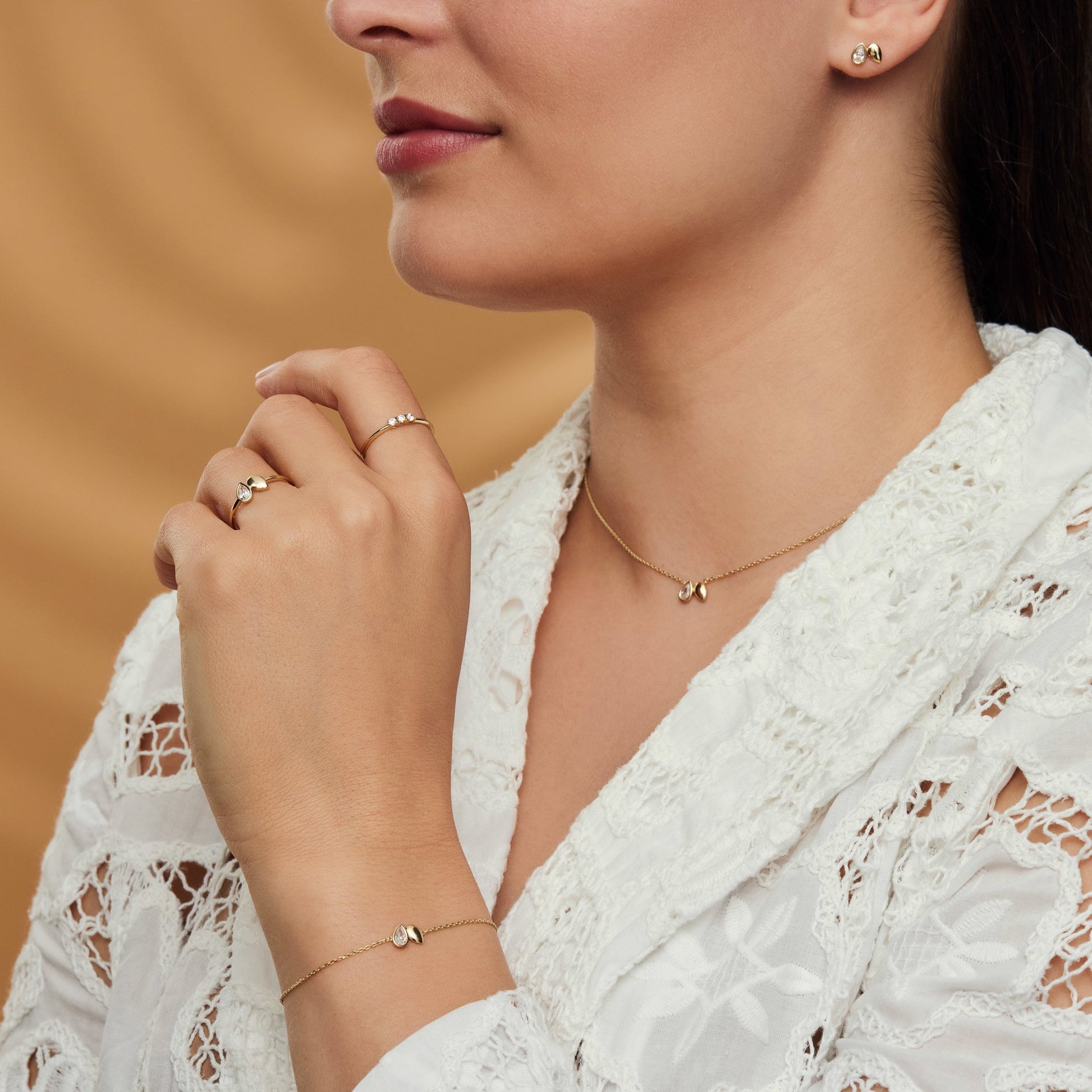 Regalo d'Amore 9 karat gold necklace and bracelet gift set with zirconia stones - Beloro jewels